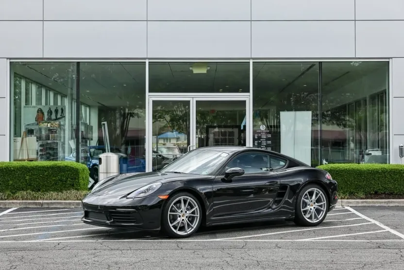 2025 Porsche Cayman Base photo 1