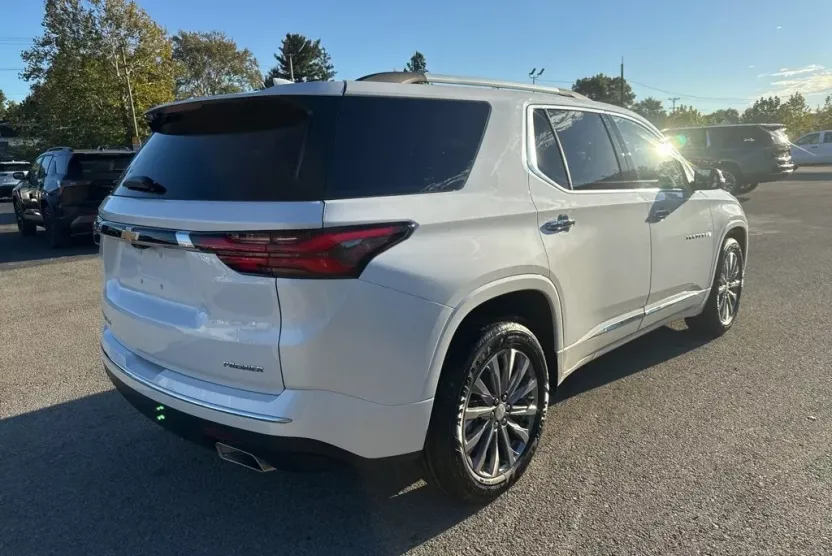 2023 Chevrolet Traverse Premier photo 1