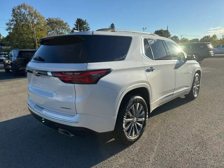 2023 Chevrolet Traverse Premier photo 1
