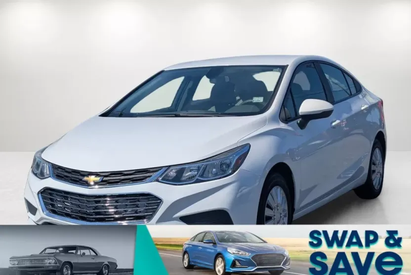 2017 Chevrolet Cruze LS photo 1