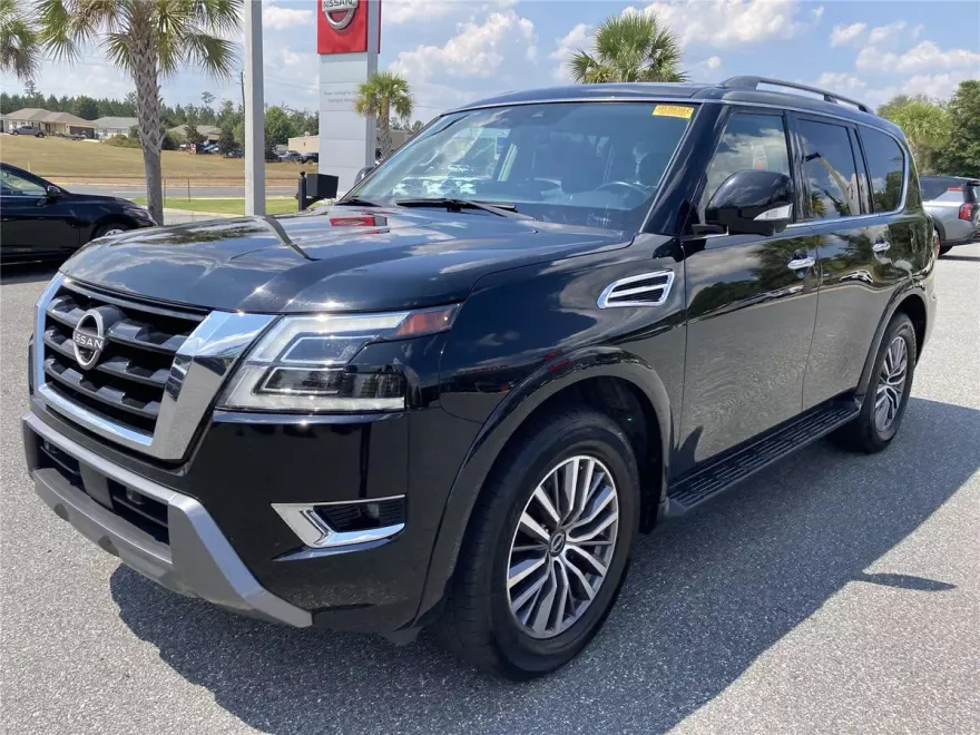 2023 Nissan Armada SL photo 1