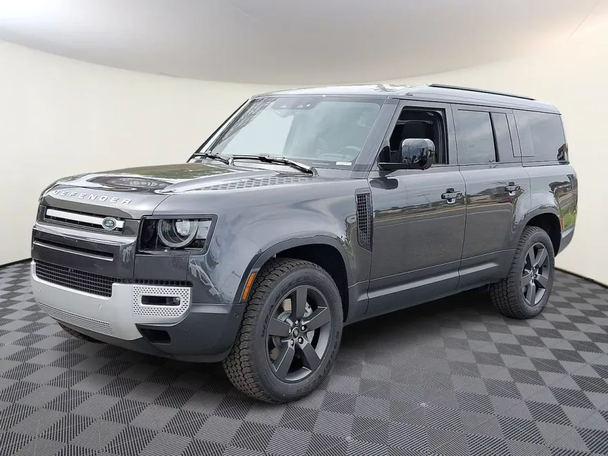 2025 Land Rover Defender 130 S photo 1