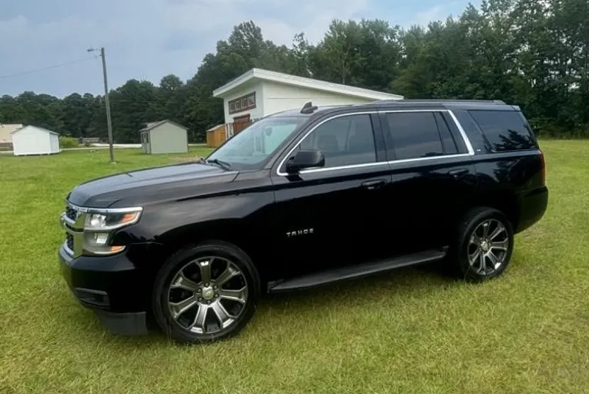 2015 Chevrolet Tahoe LT photo 1