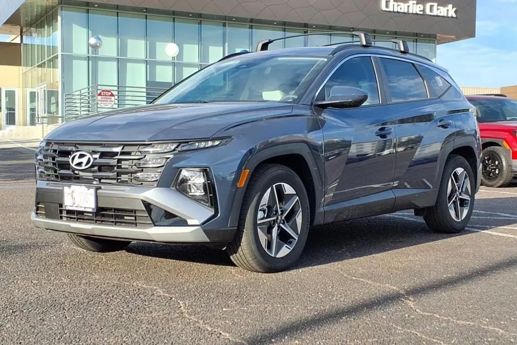 2025 Hyundai Tucson SEL photo 1
