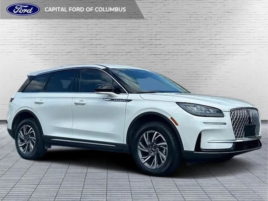 2023 Lincoln Corsair Standard photo 1