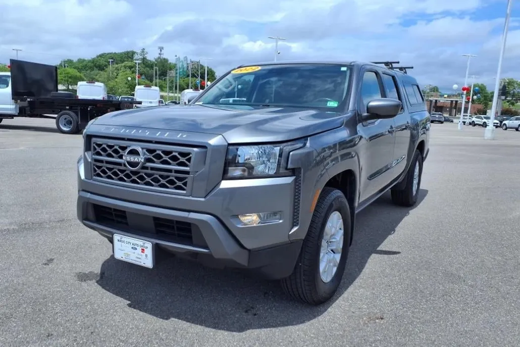 2022 Nissan Frontier Crew Cab SV photo 1