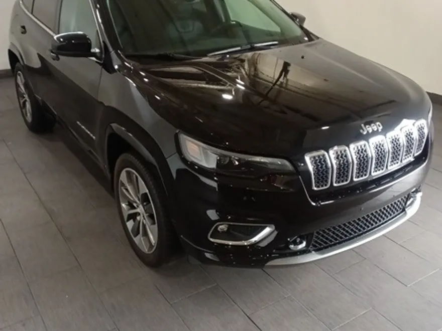 2019 Jeep Cherokee Overland photo 1