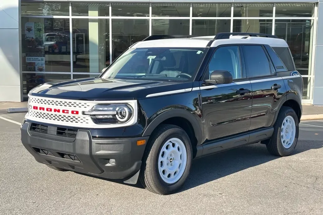 2025 Ford Bronco Sport Heritage photo 1