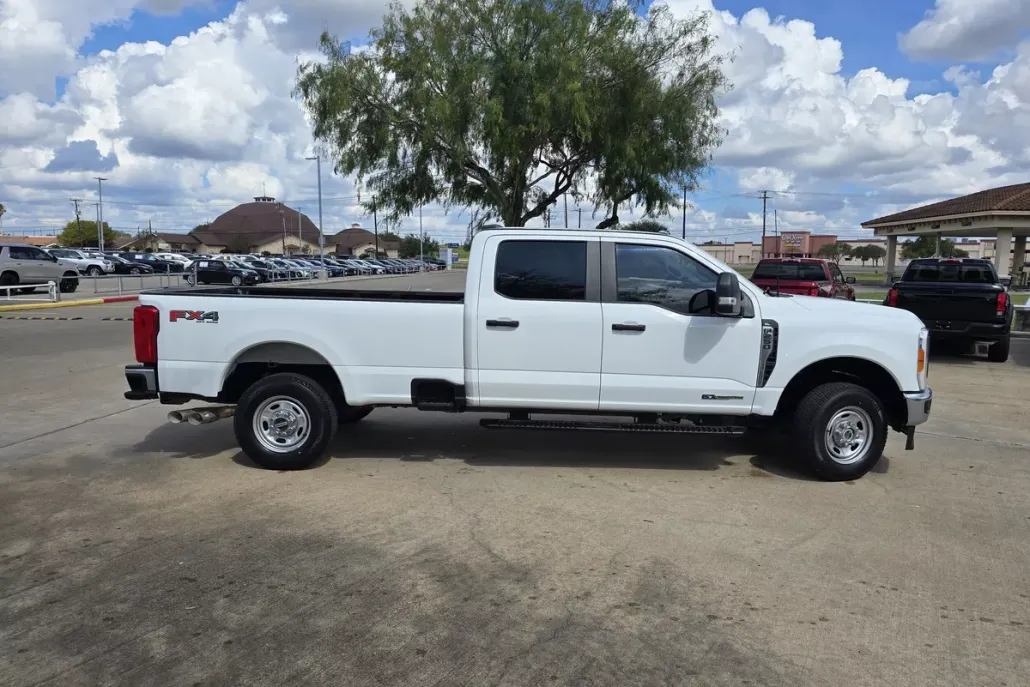 2023 Ford F-250 photo 1