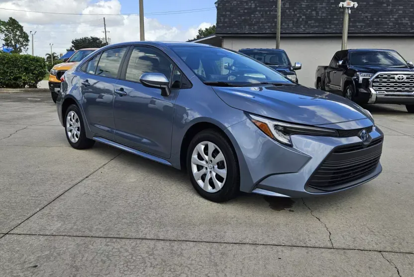 2024 Toyota Corolla Hybrid LE photo 1