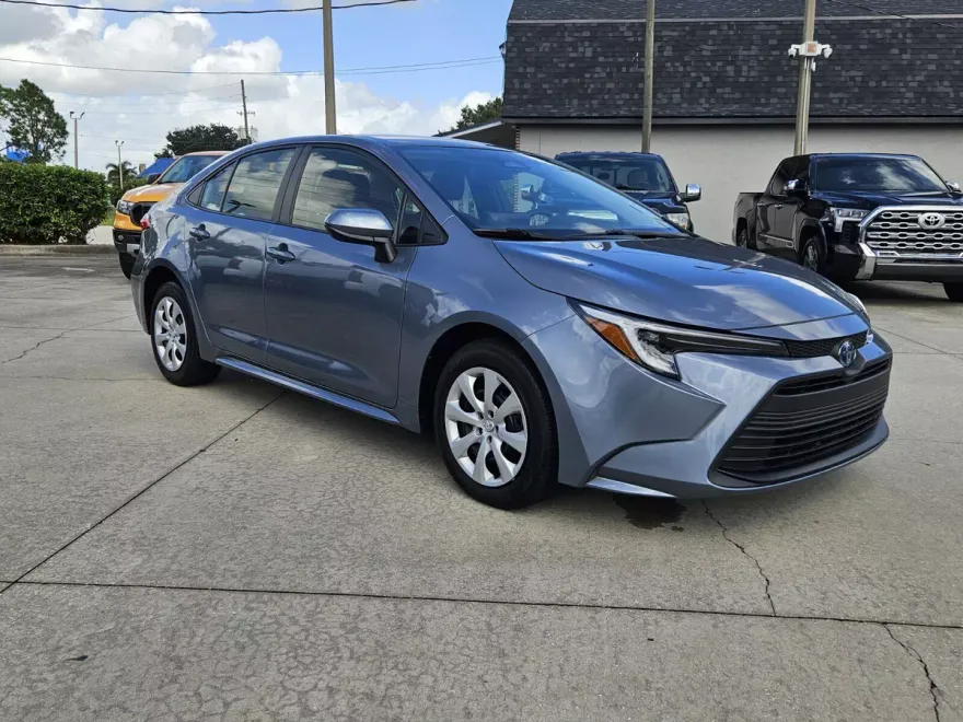 2024 Toyota Corolla Hybrid LE photo 1