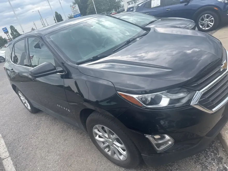 2019 Chevrolet Equinox LT photo 1
