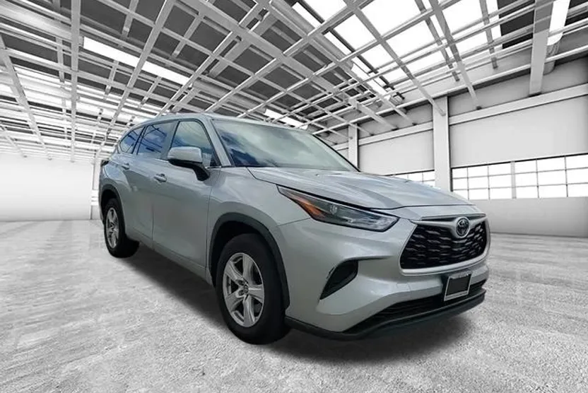 2023 Toyota Highlander L photo 1