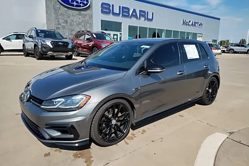 2019 Volkswagen Golf R 4Motion photo 1