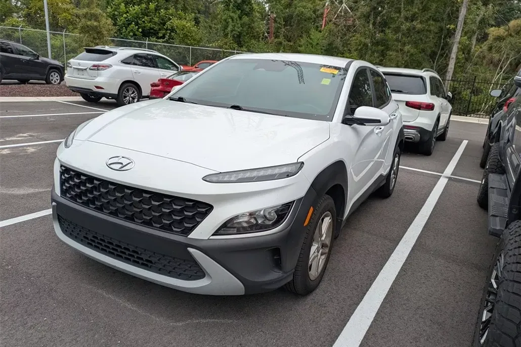 2023 Hyundai Kona SE photo 1