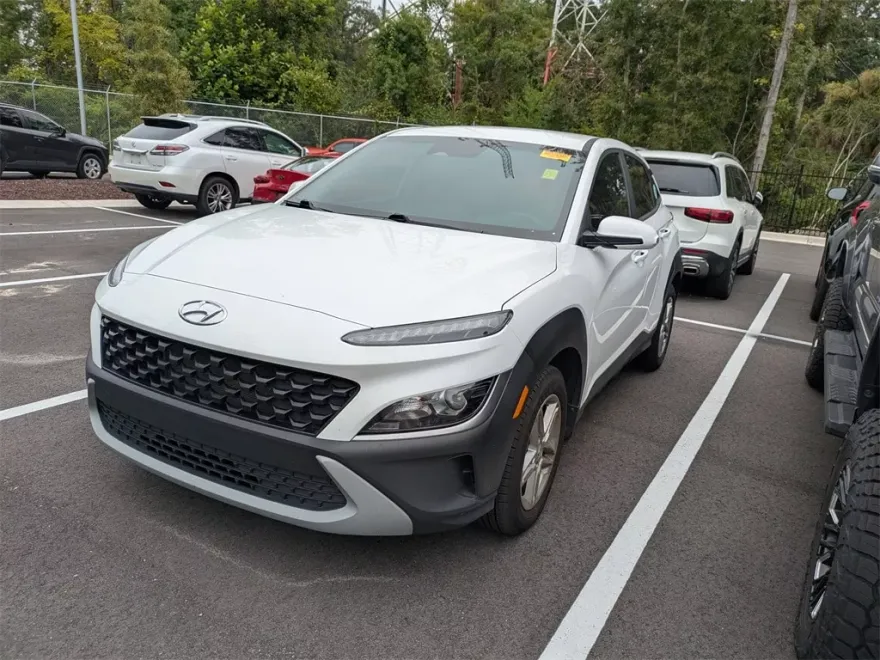 2023 Hyundai Kona SE photo 1