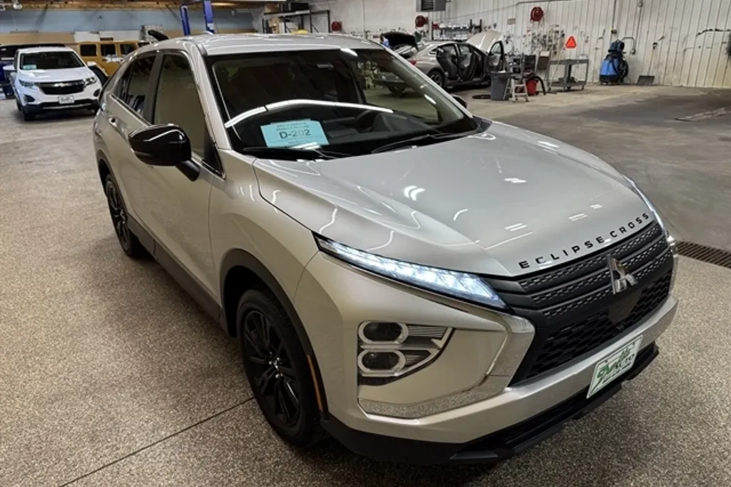 2024 Mitsubishi Eclipse Cross LE Ralliart photo 1