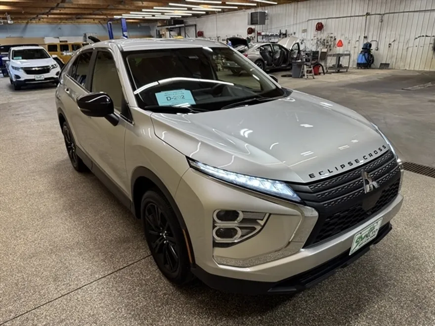2024 Mitsubishi Eclipse Cross LE Ralliart photo 1