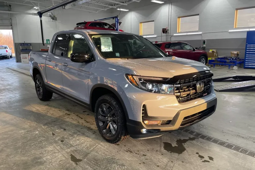2025 Honda Ridgeline Sport photo 1