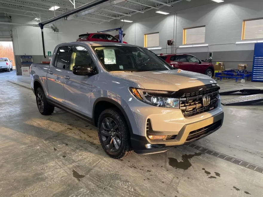 2025 Honda Ridgeline Sport photo 1