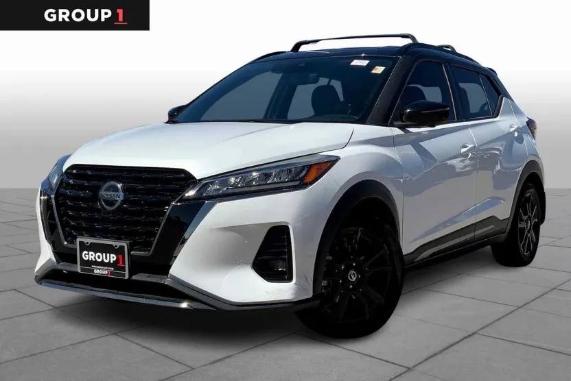 2021 Nissan Kicks SR photo 1