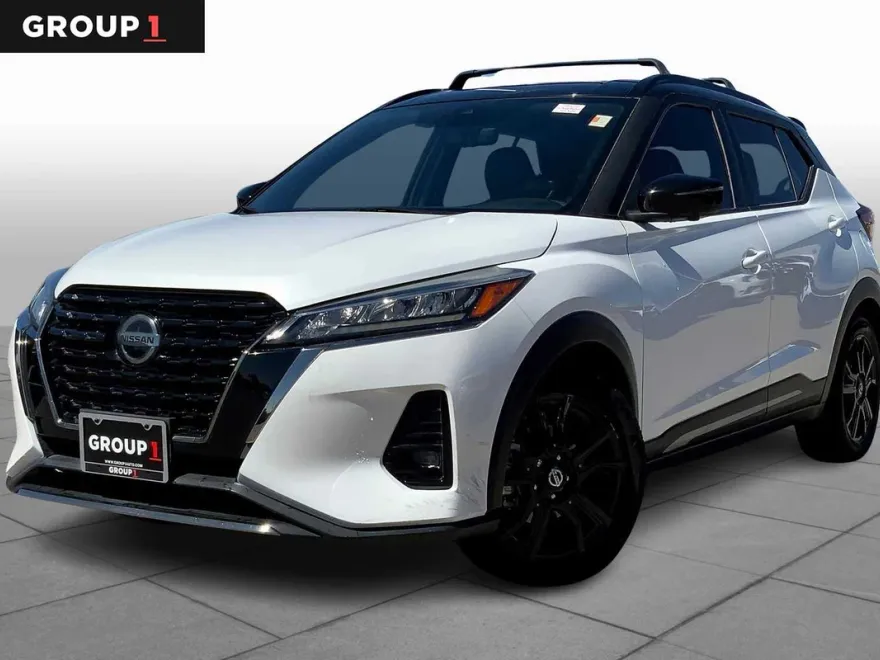 2021 Nissan Kicks SR photo 1