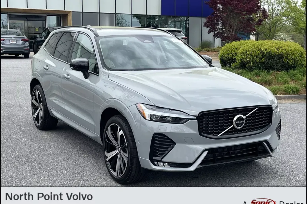 2025 Volvo XC60 B5 photo 1
