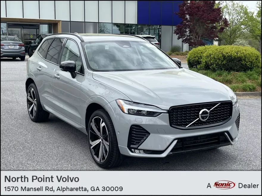 2025 Volvo XC60 B5 photo 1