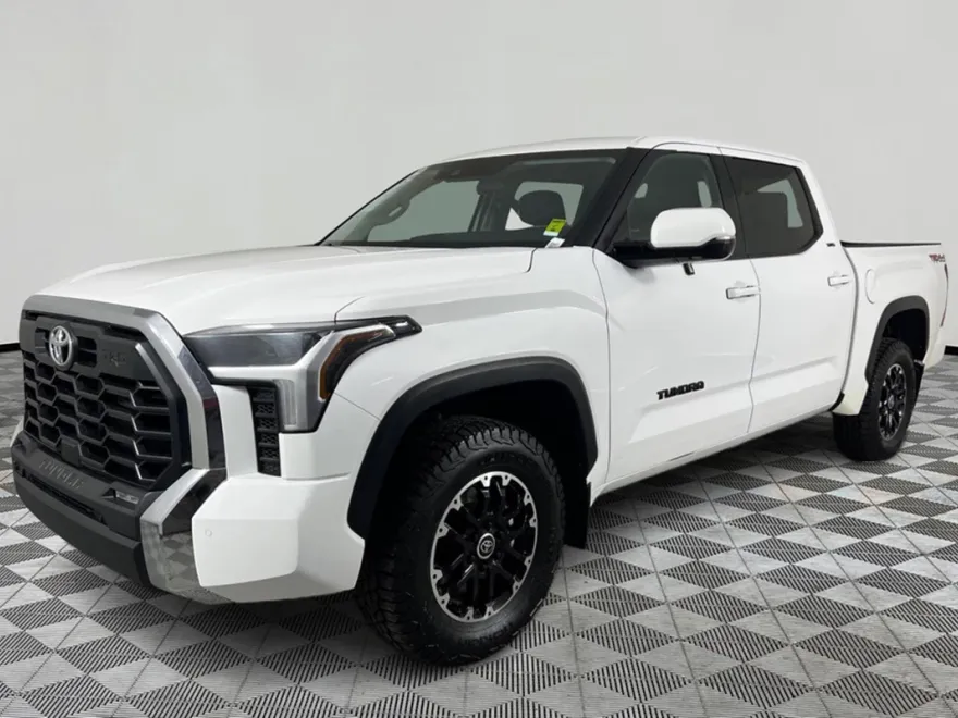 2023 Toyota Tundra SR5 photo 1