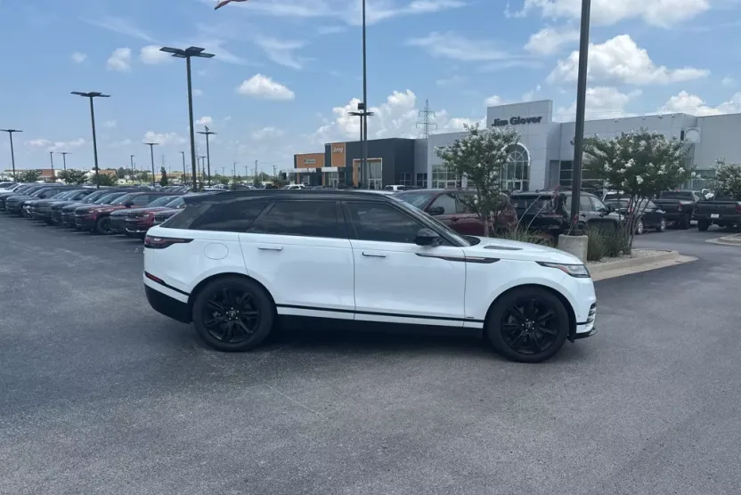 2019 Land Rover Range Rover Velar SE photo 1