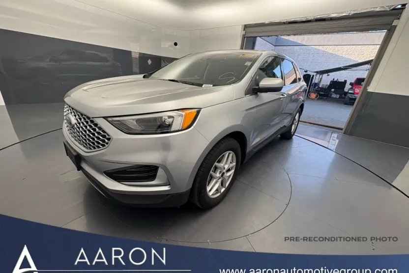 2024 Ford Edge SEL photo 1