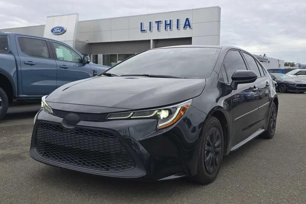 2022 Toyota Corolla Hybrid LE photo 1
