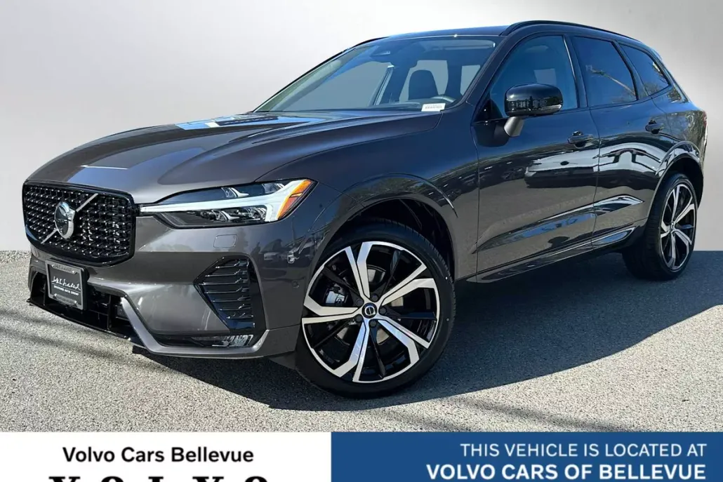 2025 Volvo XC60 B5 photo 1
