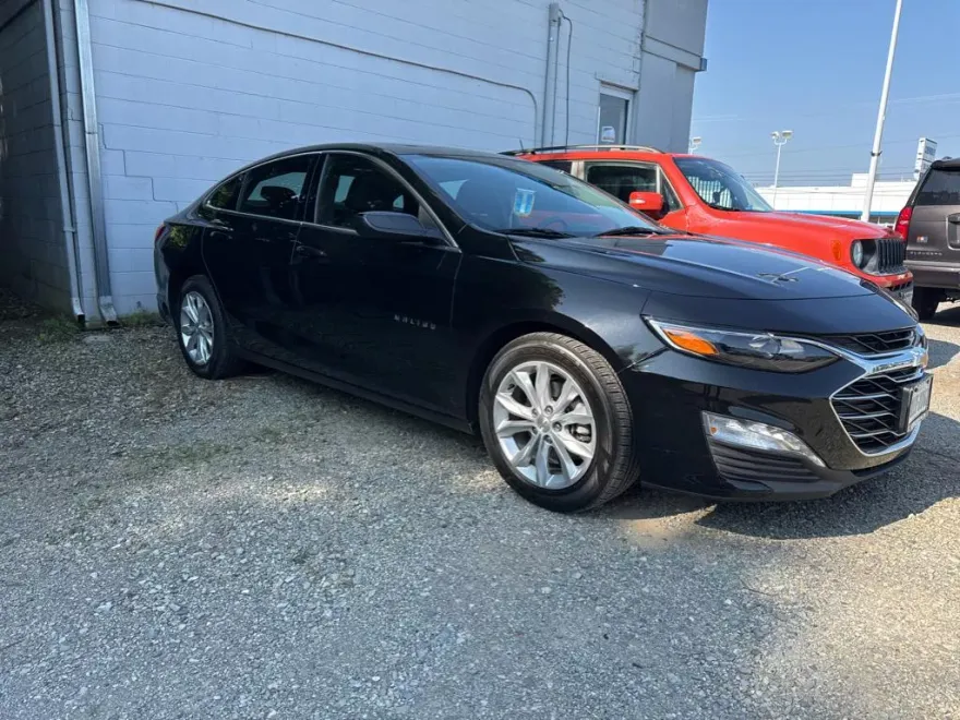 2024 Chevrolet Malibu 1LT photo 1