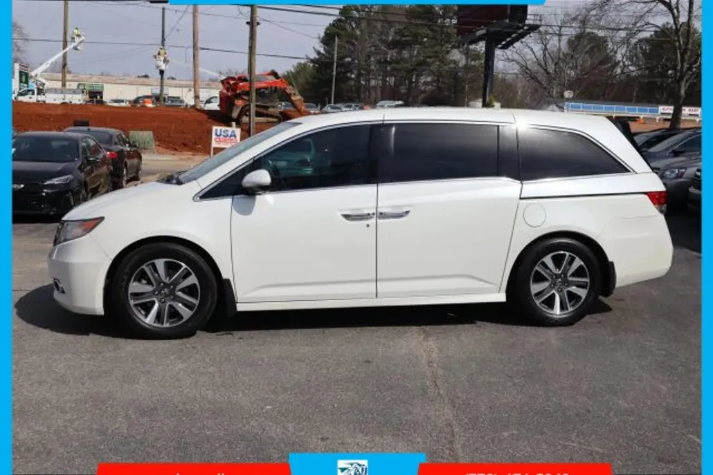 2015 Honda Odyssey Touring photo 1
