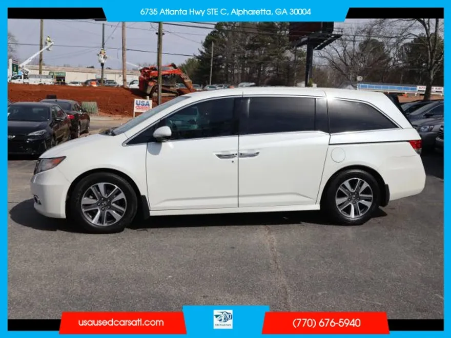 2015 Honda Odyssey Touring photo 1