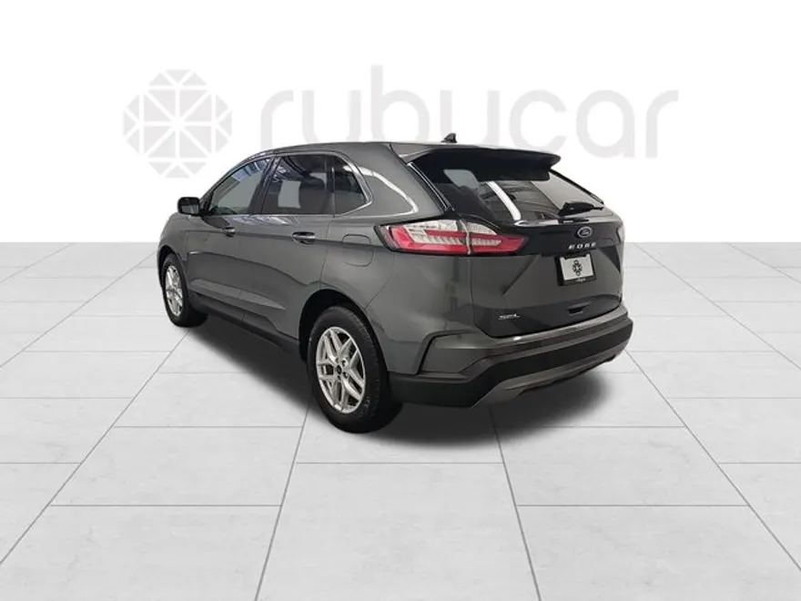 2024 Ford Edge SEL photo 1