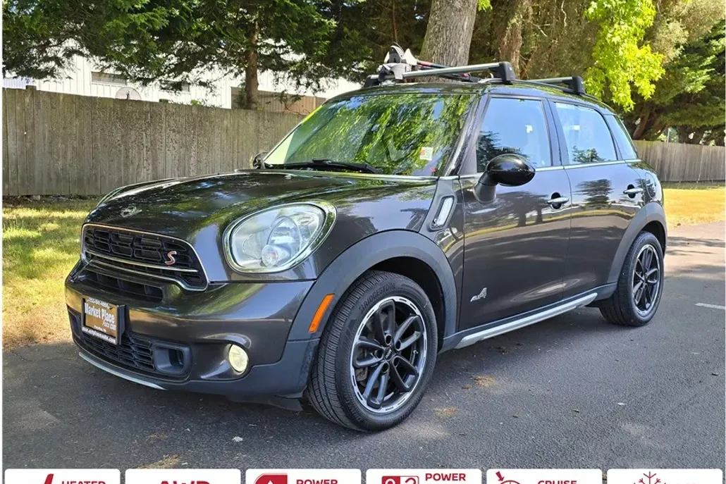2016 Mini Countryman S ALL4 photo 1