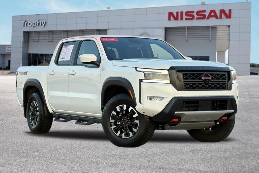 2023 Nissan Frontier PRO-4X photo 1