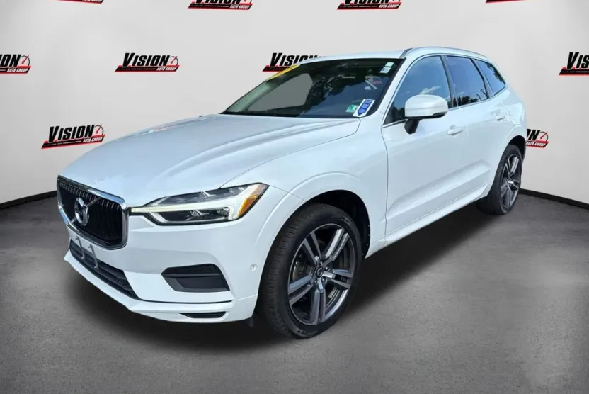 2018 Volvo XC60 T5 Momentum photo 1