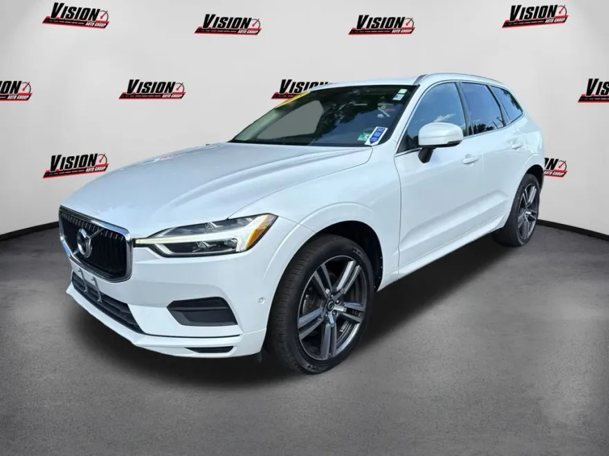 2018 Volvo XC60 T5 Momentum photo 1
