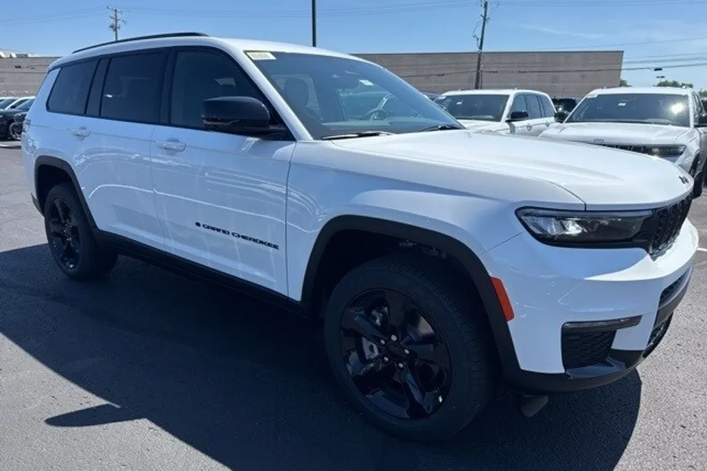 2025 Jeep Grand Cherokee Limited photo 1