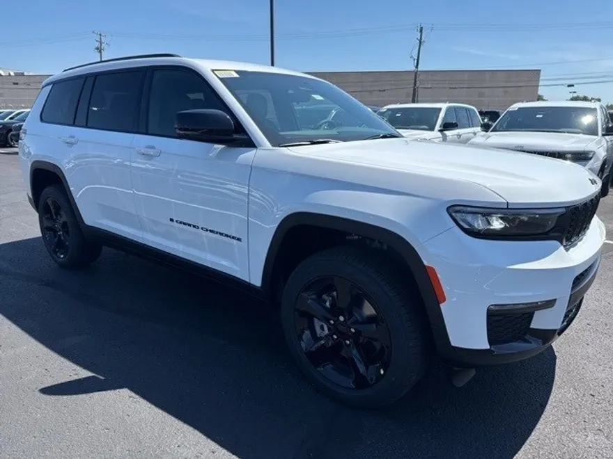 2025 Jeep Grand Cherokee Limited photo 1
