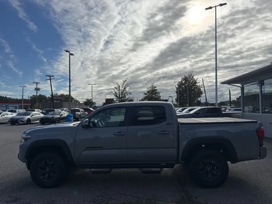 2021 Toyota Tacoma SR5 V6 photo 1
