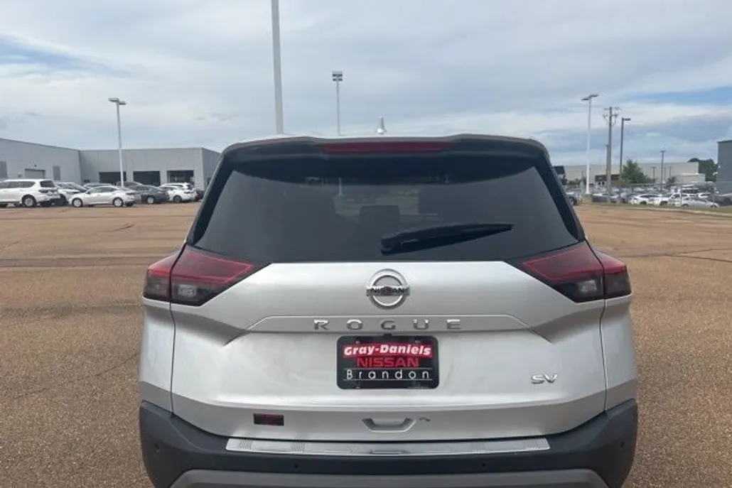 2023 Nissan Rogue SV photo 1