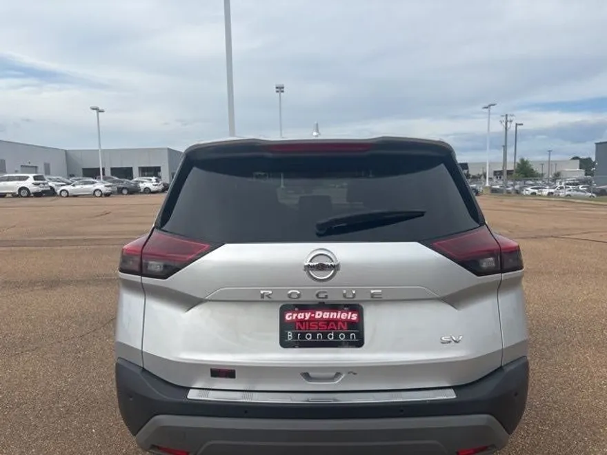 2023 Nissan Rogue SV photo 1
