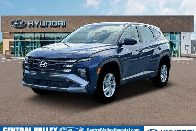 2025 Hyundai Tucson SE photo 1