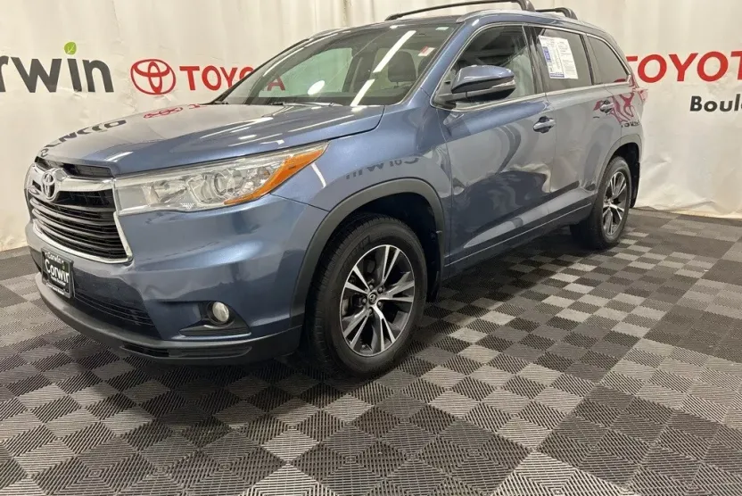 2025 Toyota 4Runner SR5 photo 1