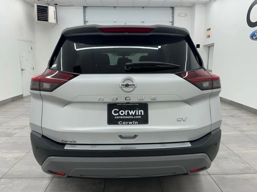 2021 Nissan Rogue SV photo 1
