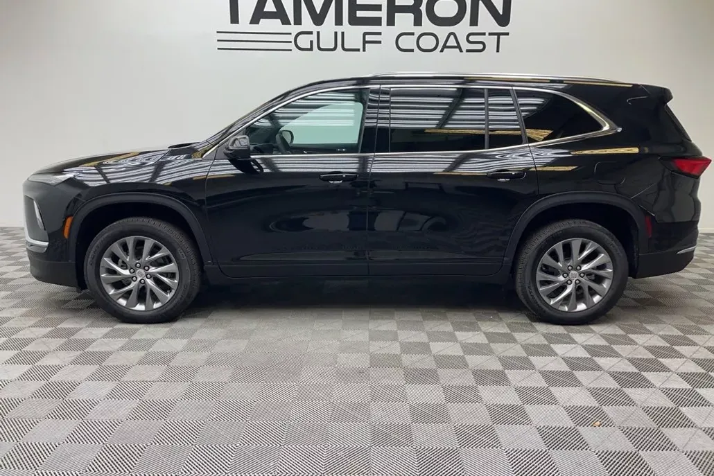 2025 Buick Enclave Preferred photo 1